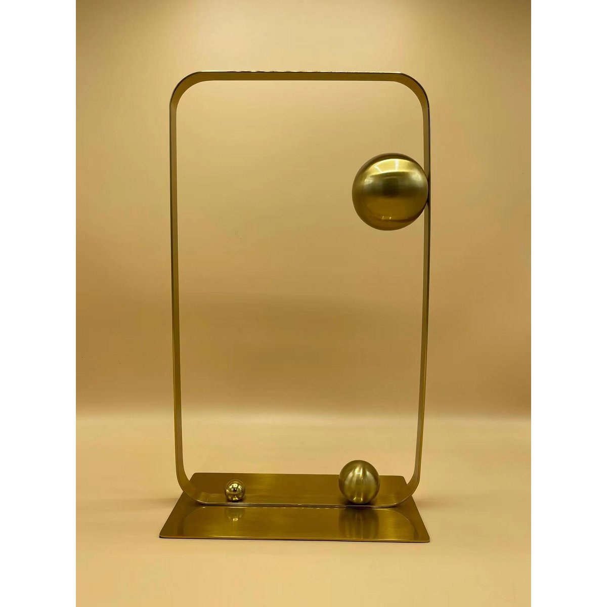 Legering sculptuur B goud - 40 cm