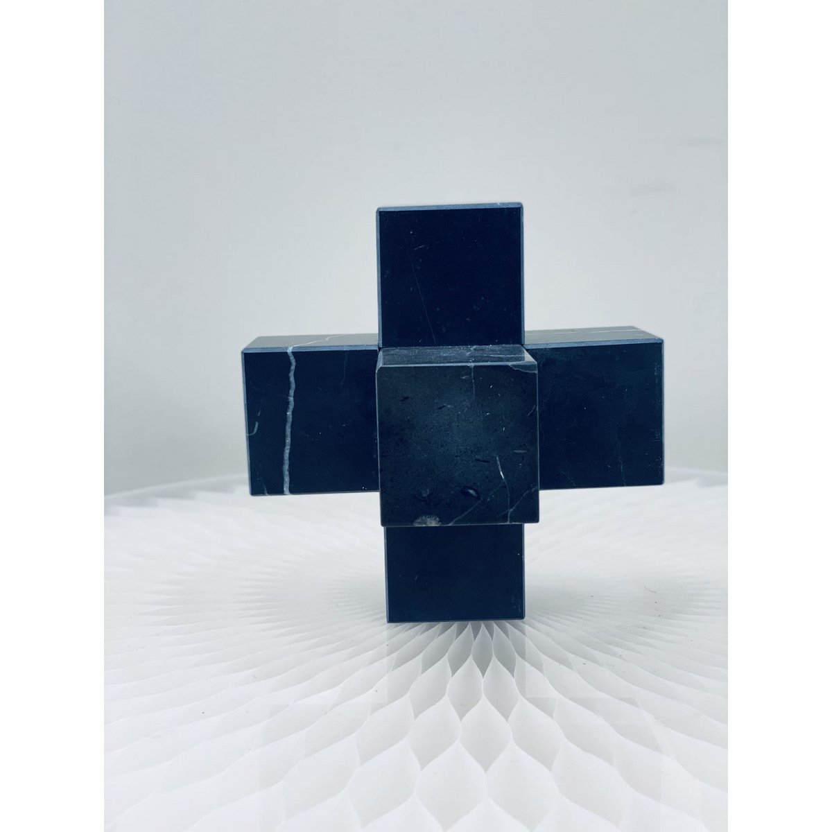 Marmeren kruis Groot zwart - 15 cm