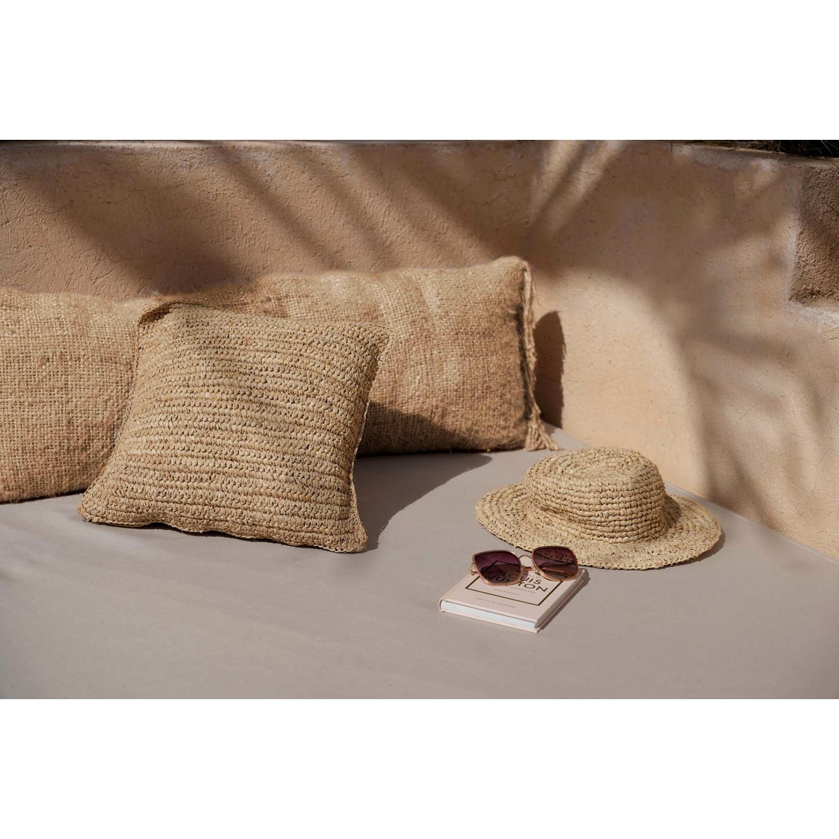 Katoen kussenhoes Oh my gee beige - 35 x 100 cm