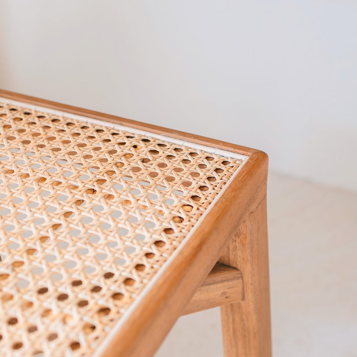 Kruk Subang Regenboomhout/Rotan Vierkant