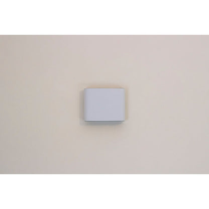 Noteloze wandlicht "kubus" magnetisch, ca. 10 x 10 cm, gemaakt van wit metaal, met bewegingssensor - OutHome