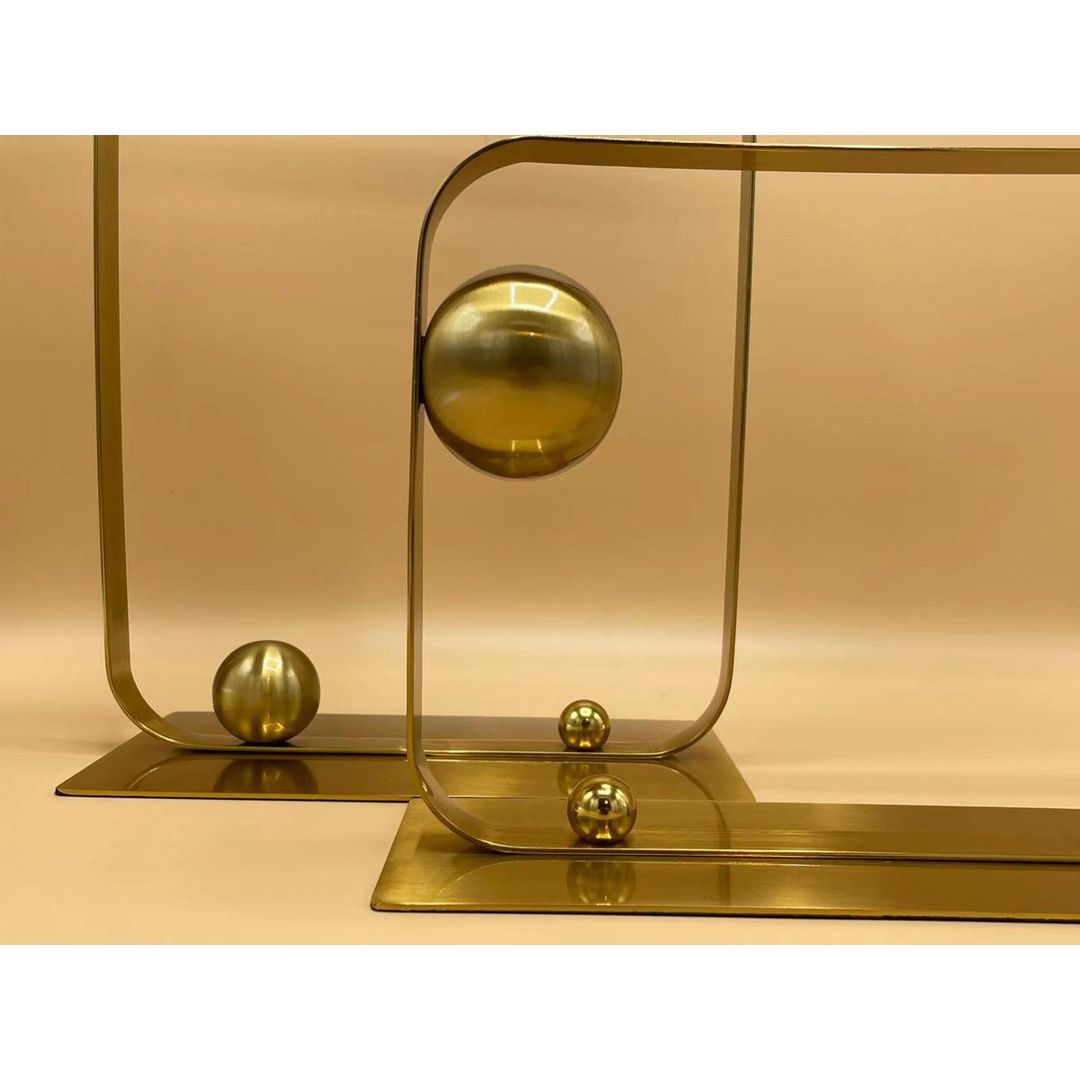 Legering sculptuur B goud - 40 cm