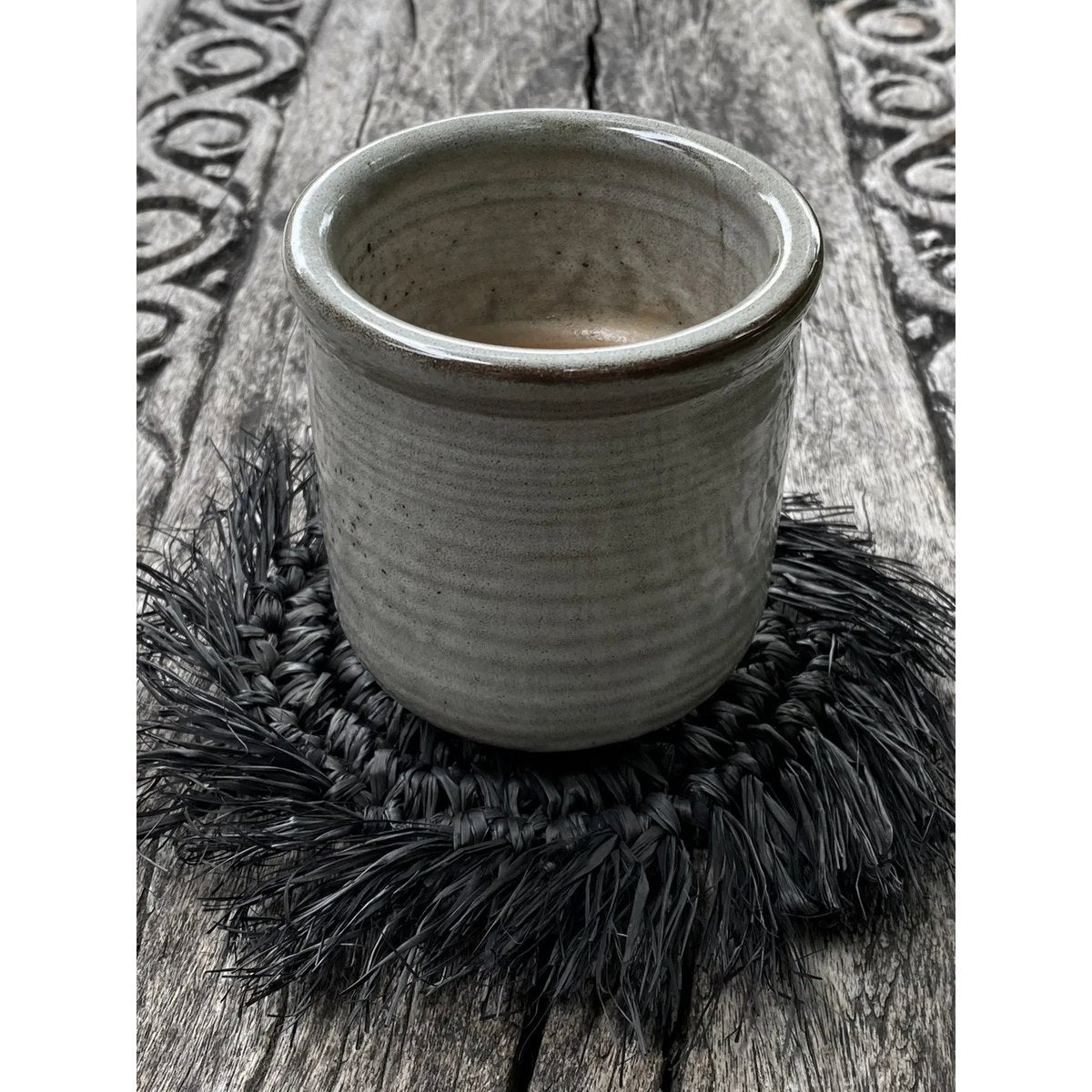 Raffia onderzetter Fringe zwart