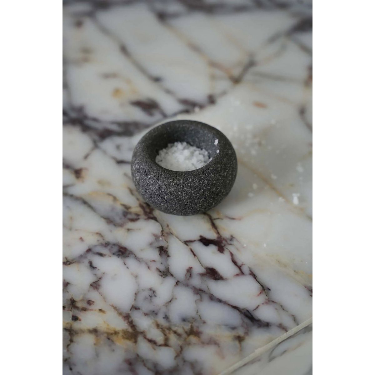 Lavasteen zoutkom Lava stone bowl zwart
