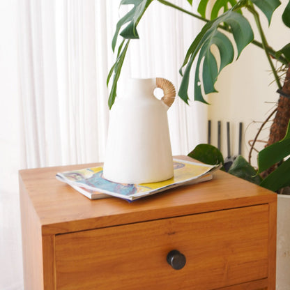 Vaas Sana Klei Wit met Rotan Handvat